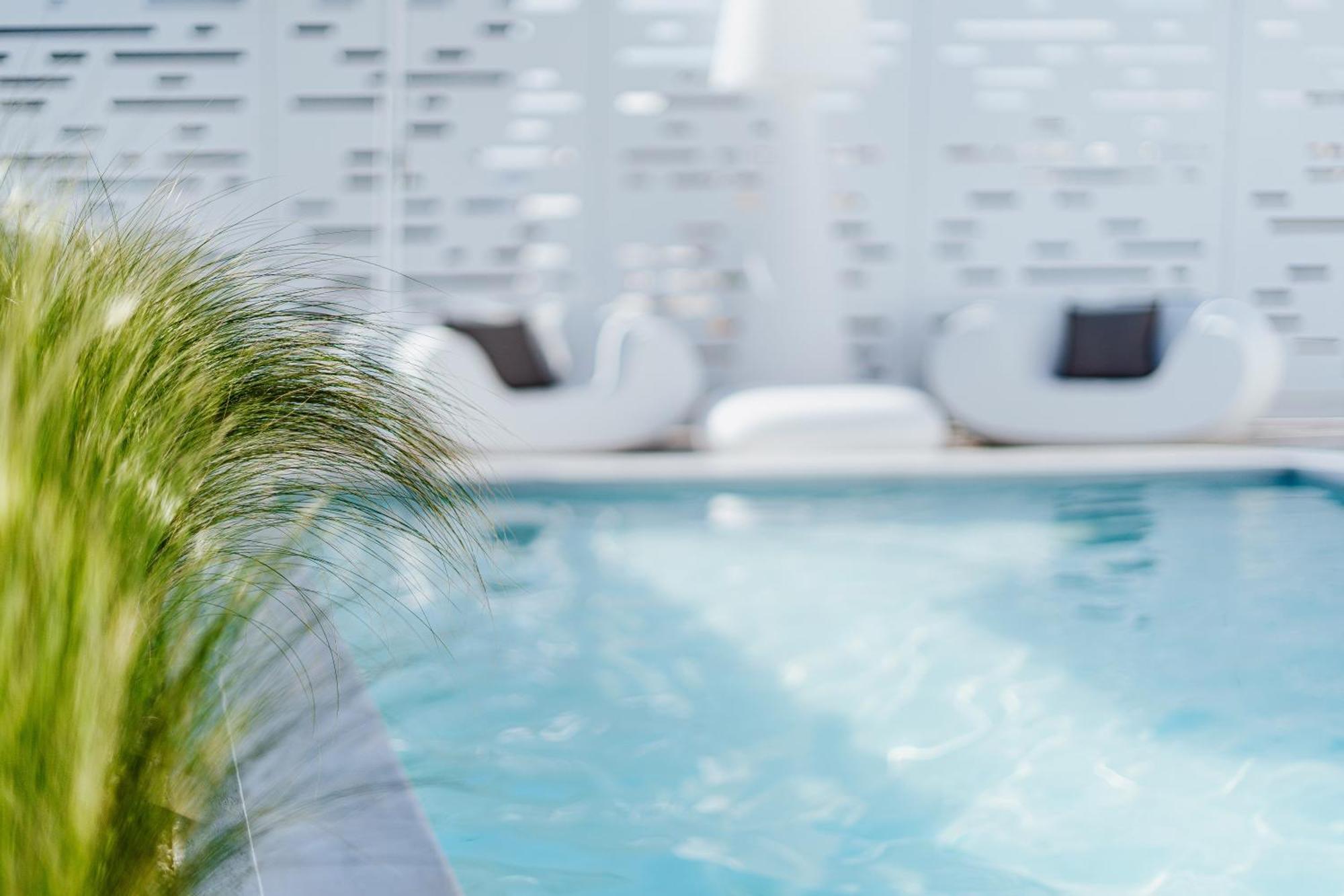 Ma Maison No5 Penthouse Loft, Private Heated Pool, Acropolis View, Ultra High Speed Internet 300 Mbps, Short Walk To Acropolis, Parking Upon Request, 1' From Metro アテネ エクステリア 写真