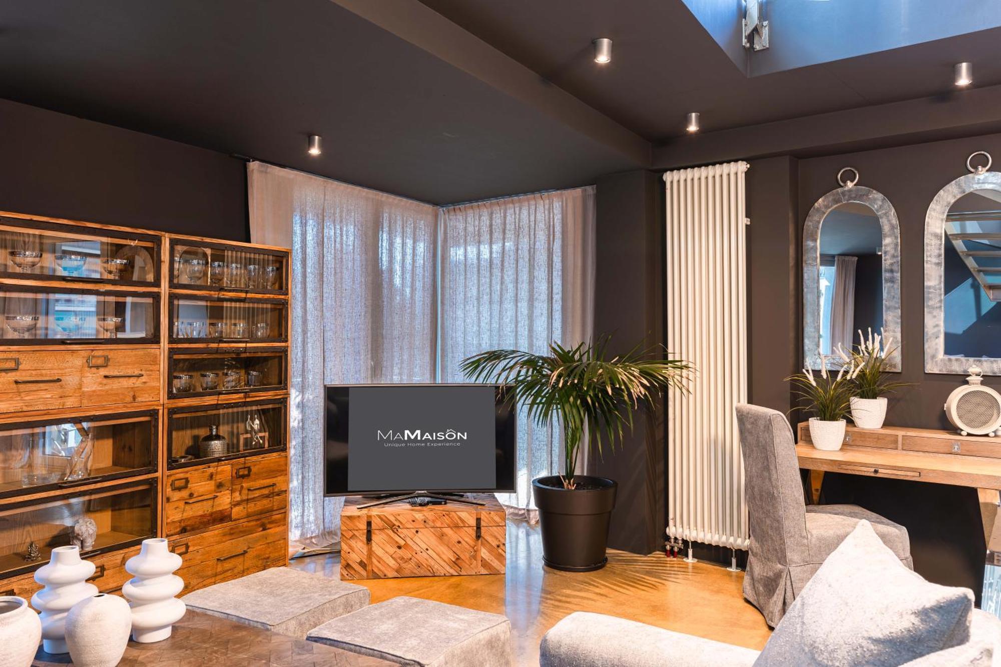Ma Maison No5 Penthouse Loft, Private Heated Pool, Acropolis View, Ultra High Speed Internet 300 Mbps, Short Walk To Acropolis, Parking Upon Request, 1' From Metro アテネ エクステリア 写真