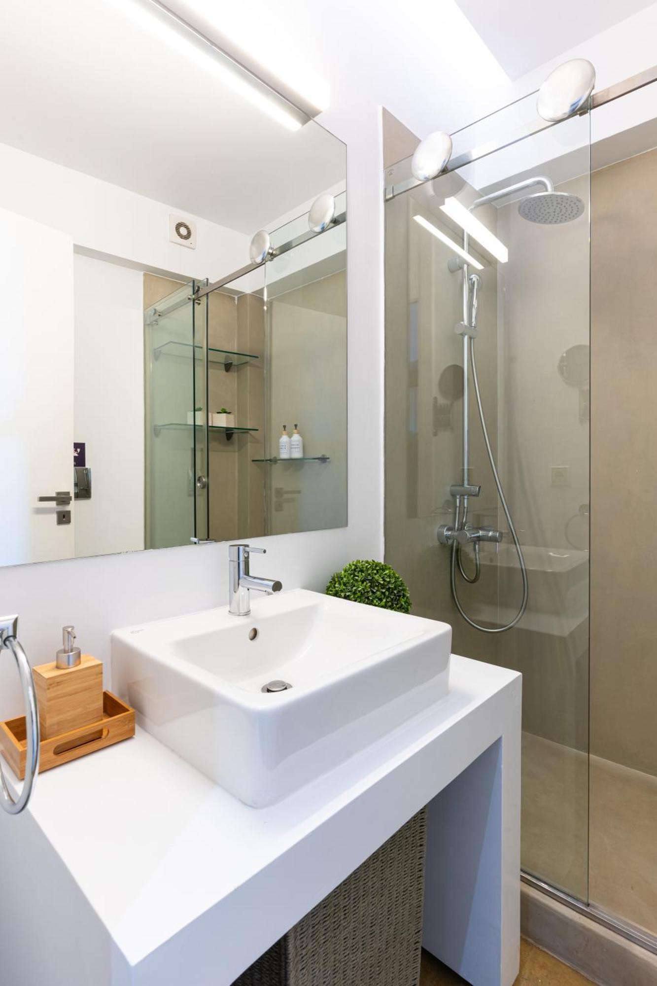Ma Maison No5 Penthouse Loft, Private Heated Pool, Acropolis View, Ultra High Speed Internet 300 Mbps, Short Walk To Acropolis, Parking Upon Request, 1' From Metro アテネ エクステリア 写真