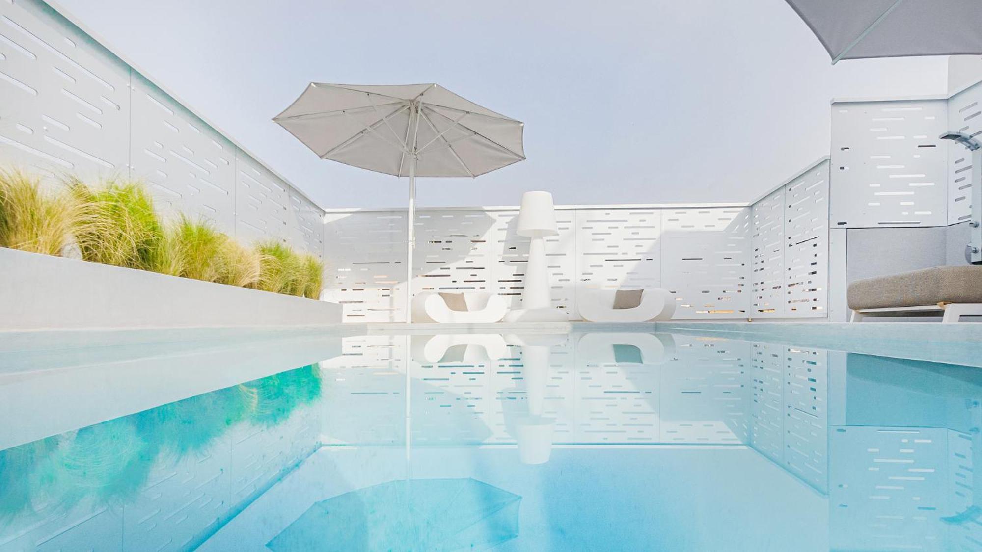 Ma Maison No5 Penthouse Loft, Private Heated Pool, Acropolis View, Ultra High Speed Internet 300 Mbps, Short Walk To Acropolis, Parking Upon Request, 1' From Metro アテネ エクステリア 写真