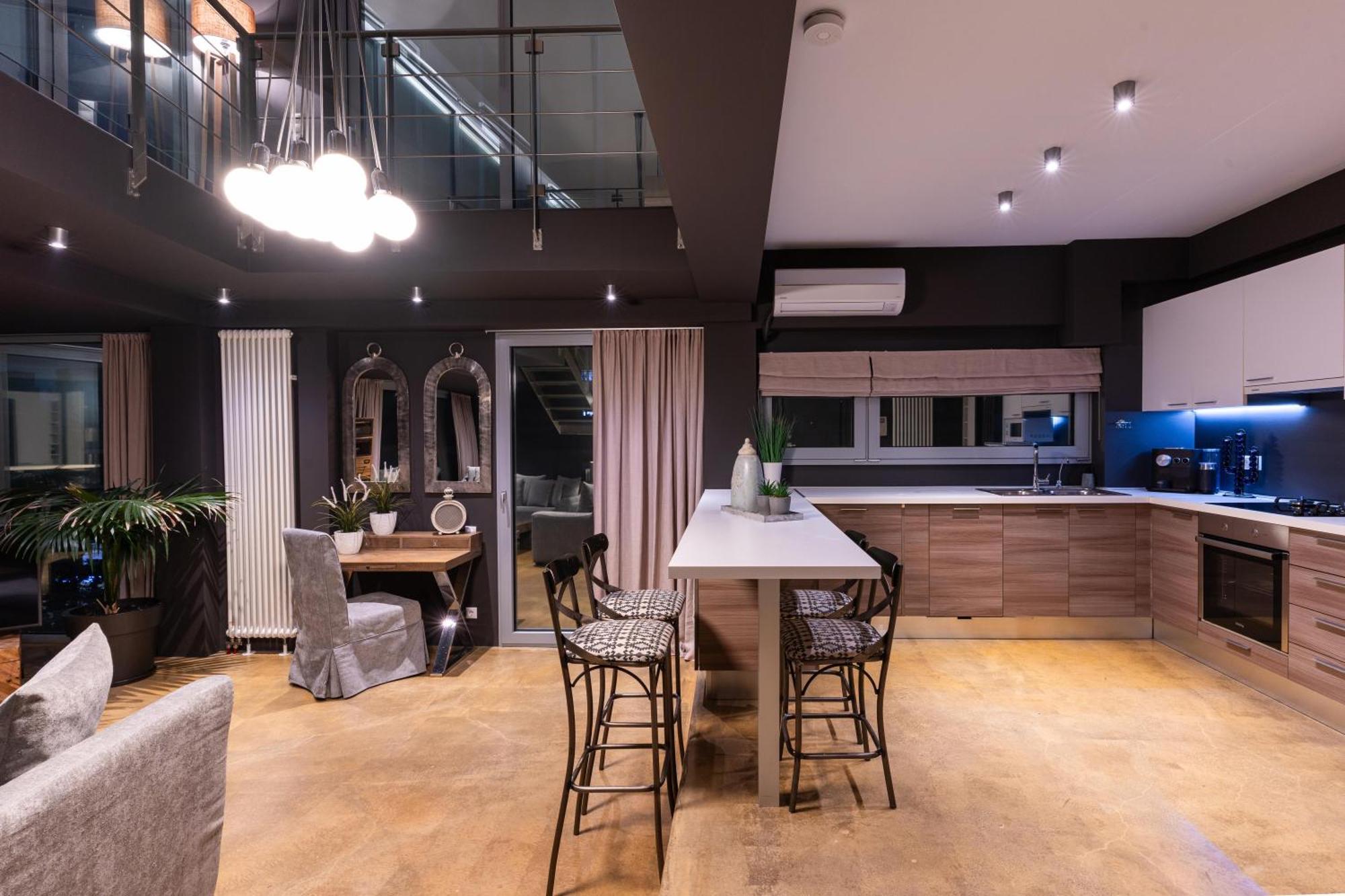 Ma Maison No5 Penthouse Loft, Private Heated Pool, Acropolis View, Ultra High Speed Internet 300 Mbps, Short Walk To Acropolis, Parking Upon Request, 1' From Metro アテネ エクステリア 写真