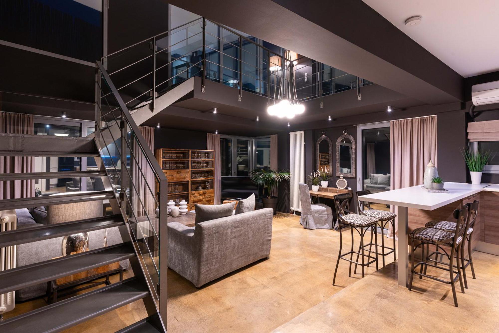 Ma Maison No5 Penthouse Loft, Private Heated Pool, Acropolis View, Ultra High Speed Internet 300 Mbps, Short Walk To Acropolis, Parking Upon Request, 1' From Metro アテネ エクステリア 写真